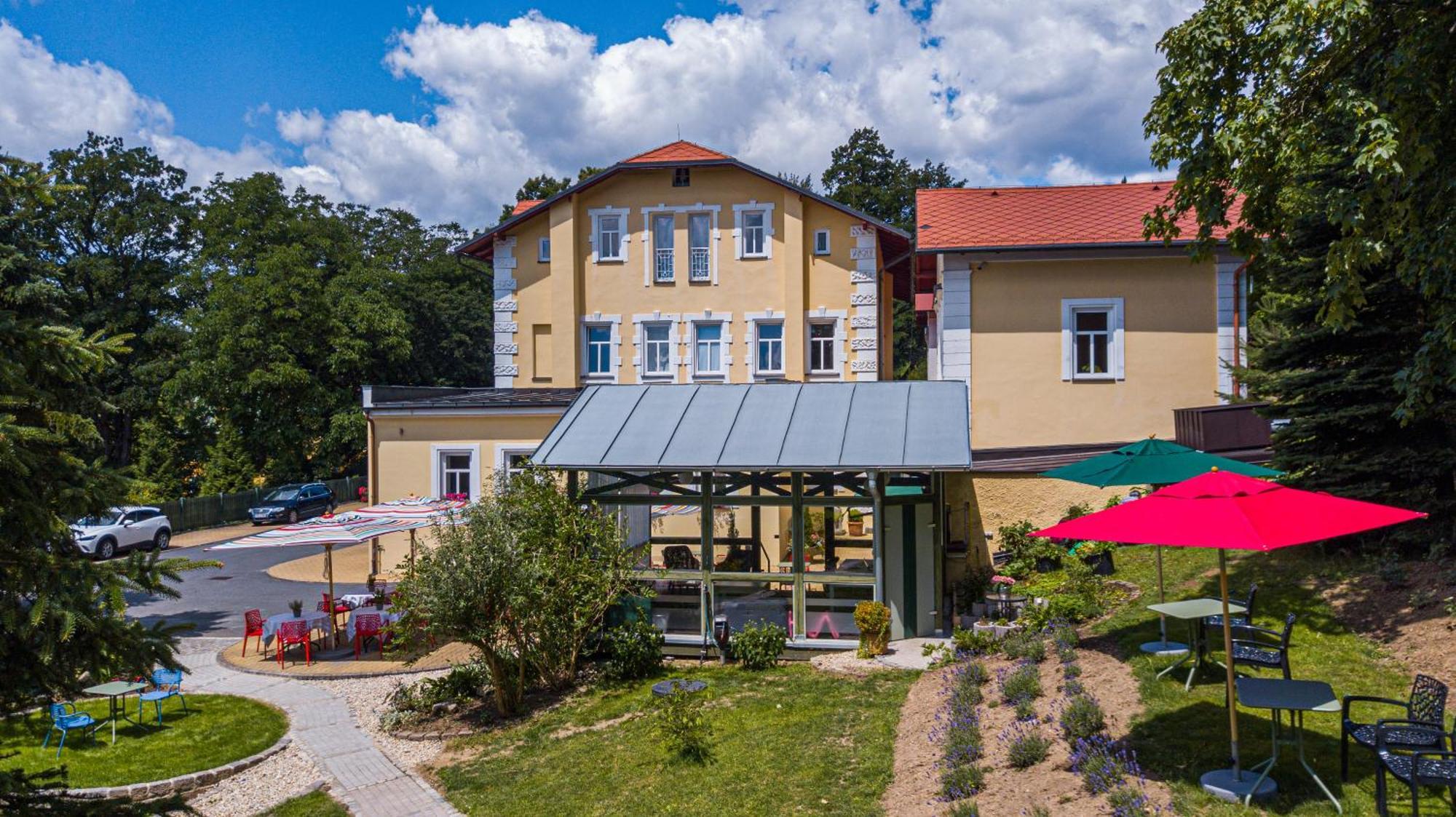 Boutique Hotel Swisshouse Марианске-Лазне Экстерьер фото